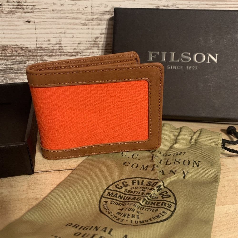 Outfitter wallet otter green